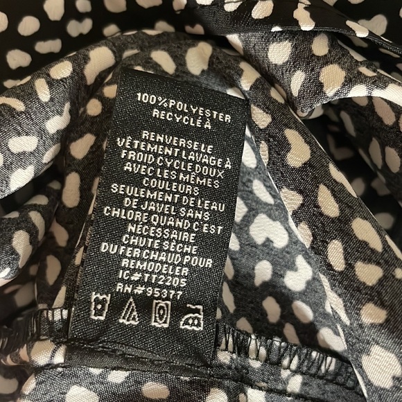 Sanctuary Lily Smocked Flutter Sleeves Blouse - Picture 6 of 13